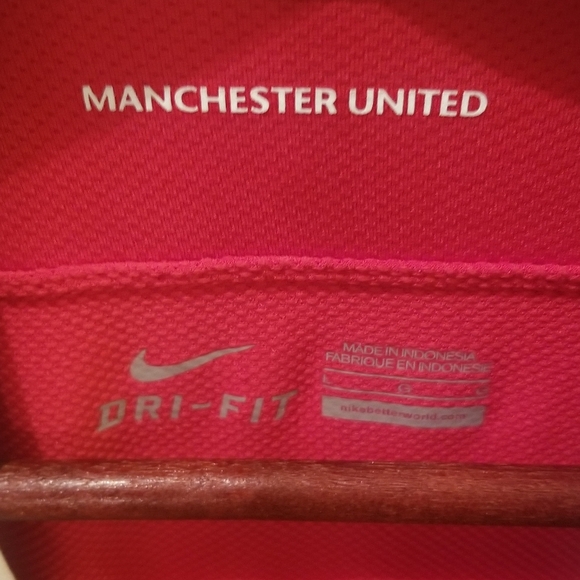 Nike Man Utd 2011 Home Jersey (L) - Picture 4 of 16